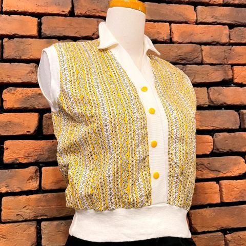 <img class='new_mark_img1' src='https://img.shop-pro.jp/img/new/icons13.gif' style='border:none;display:inline;margin:0px;padding:0px;width:auto;' />Paisley Stripe Pattern Waistband Collared Top