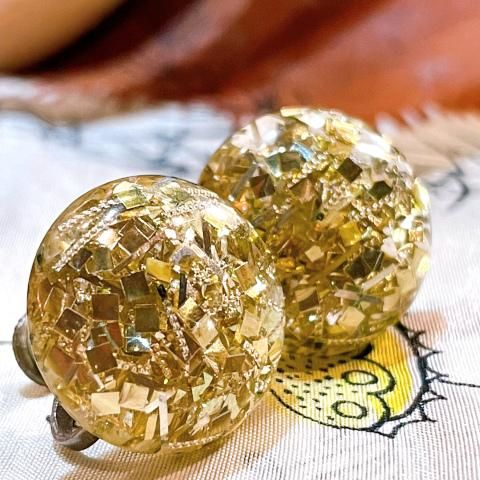 <img class='new_mark_img1' src='https://img.shop-pro.jp/img/new/icons13.gif' style='border:none;display:inline;margin:0px;padding:0px;width:auto;' />Gold Confetti Lucite Earrings