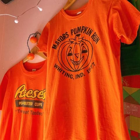 <img class='new_mark_img1' src='https://img.shop-pro.jp/img/new/icons13.gif' style='border:none;display:inline;margin:0px;padding:0px;width:auto;' />Halloween Jack O Lantern Print Tee
