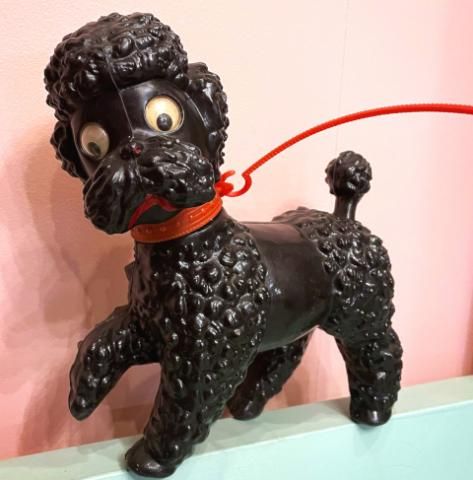 <img class='new_mark_img1' src='https://img.shop-pro.jp/img/new/icons13.gif' style='border:none;display:inline;margin:0px;padding:0px;width:auto;' />Moving Eyes & Squeak Poodle Toy