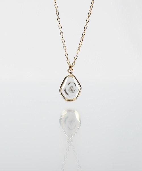 NR82 / Slice Diamond Necklace