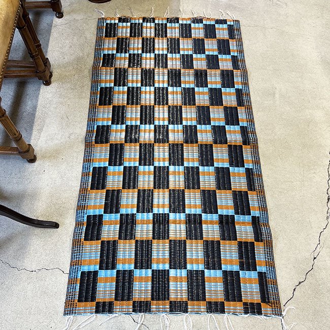 手織り絨毯・モロッコラグ・ビンテージラグ・ / アンティーク家具から
