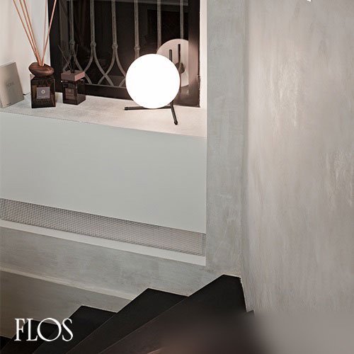 IC LIGHTS T2　IC ライツ T2（ブラック）テーブルランプ　｜　FLOS　フロス　- LED照明、照明器具の通販ならイケダ照明  online store -