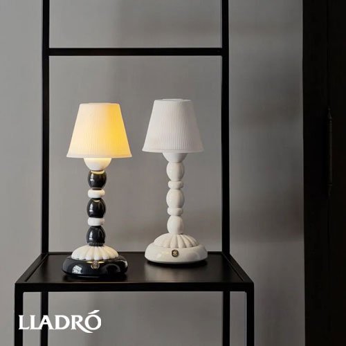 Palm Firefly Lamp/パーム ファイヤーフライ (ホワイト＆ブラック)　ワイヤレス テーブルランプ | LLADRO/リヤドロ　 -イケダ照明 online store-