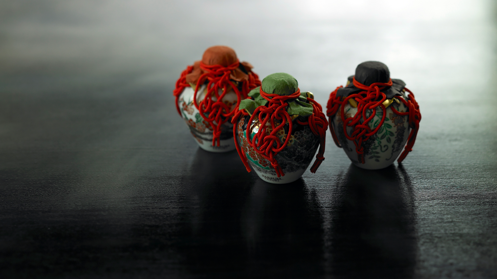 The World of Parfum Satori - Traditional Japanese Perfume Bottle