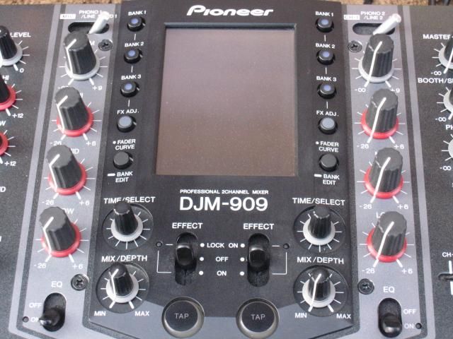 中古品のPioneerのDJミキサー、DJM-909のご紹介です。