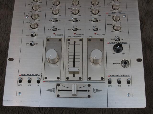 Vestax PMC-270Ａ　動作確認済み　CHフェーダー（縦）新品交換済み Vestax PMC-270A 動作確認済み CHフェーダー（縦）新品交換済み