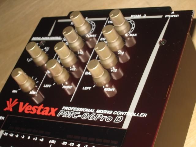 VESTAX PMC-06 PRO D SAMURAI デジタルフェーダー搭載 - レギュラー 