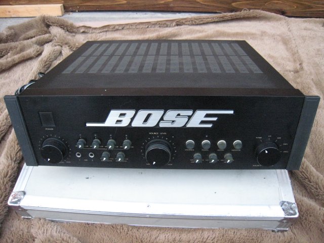 BOSE 4702-III 専用ハードケース付き プリメインアンプ - レギュラー 