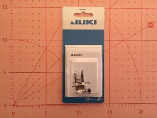 JUKI　コンピュータミシンHZL-7900用（HZL-7000系には合います）　基本A押さえ（ブリスターパック） - 椿ミシンサービスweb