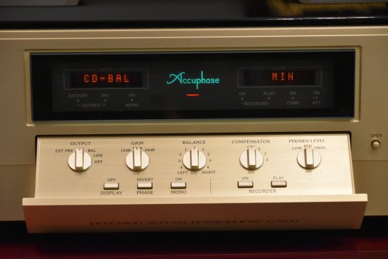 プリアンプ アキュフェーズAccuphase C-3800 完売 - 鹿児島オーディオ