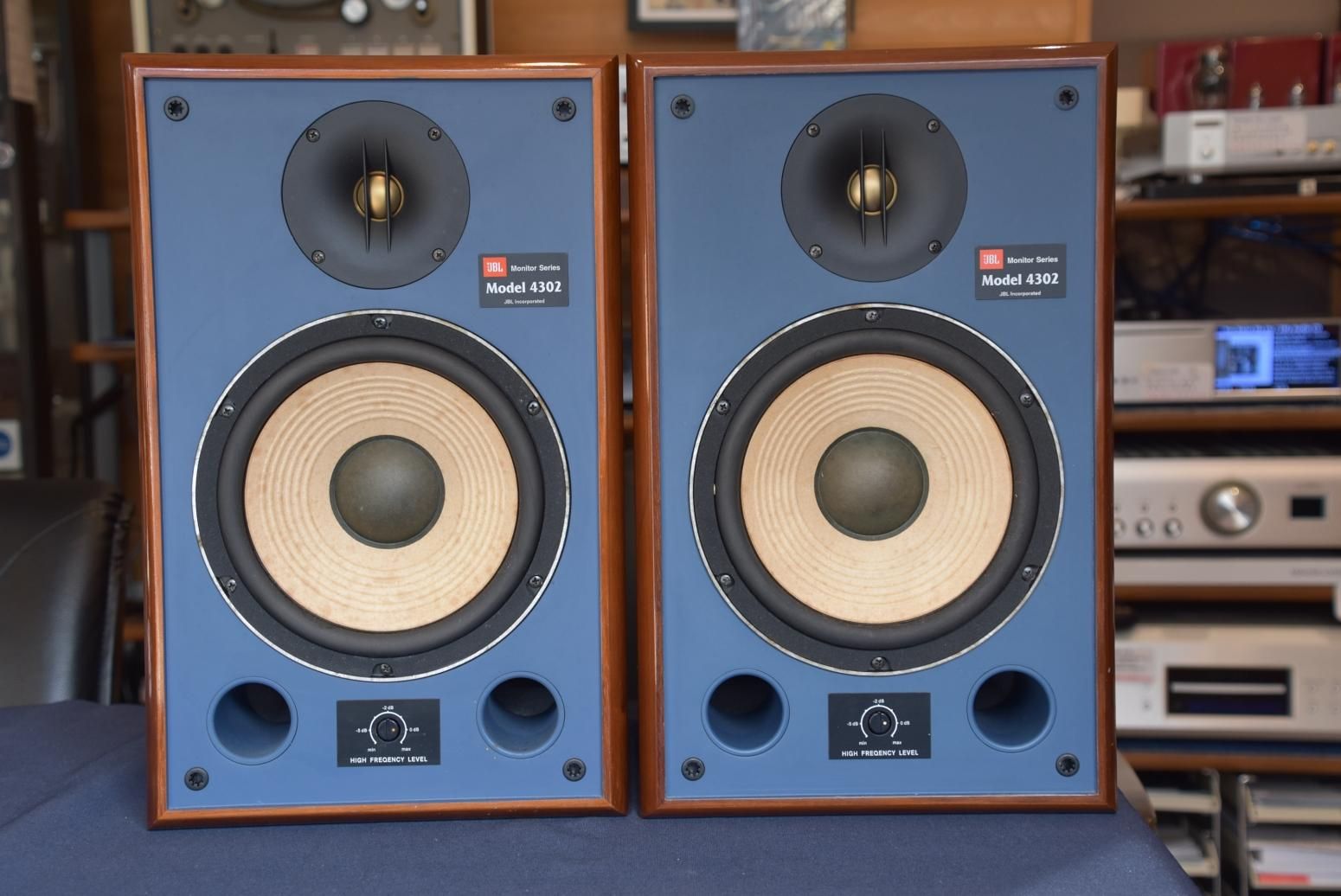 JBL 4302モニタースピーカー 【公式通販】