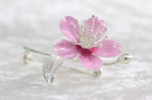 桜 ブローチ シルバーフラワー 永遠の花 - 永遠の花 シルバーフラワー 