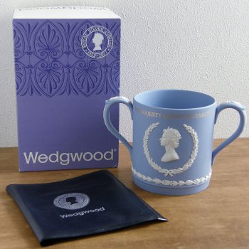 Wedgwood Jasperware/ウェッジウッドジャスパー/エリザベス女王シルバージュビリーラビングカップ/1977年製/お値下げ中/ -  シャーリーズコレクション