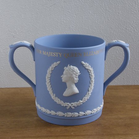 Wedgwood Jasperware/ウェッジウッドジャスパー/エリザベス女王シルバージュビリーラビングカップ/1977年製/ -  シャーリーズコレクション
