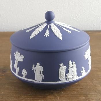 オンラインストア特売中 □美品□WEDGWOOD ジャスパー 蓋つき小物入れ