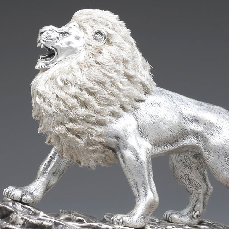 銀製置物 百獣の王 ライオン - HIKARI GALLERY オーダーメイド・高級縁起物オンラインショップ
