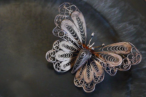 蝶々 ブローチ - アクセサリー
