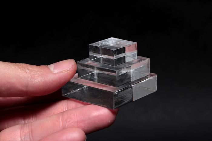 ディスプレイ用アクリルブロック台座 【S・M・Lサイズ】｜鉱物の美しさ