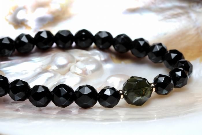 モルダバイト＆モリオン(黒水晶)デザインブレスレット【カット8・10mm
