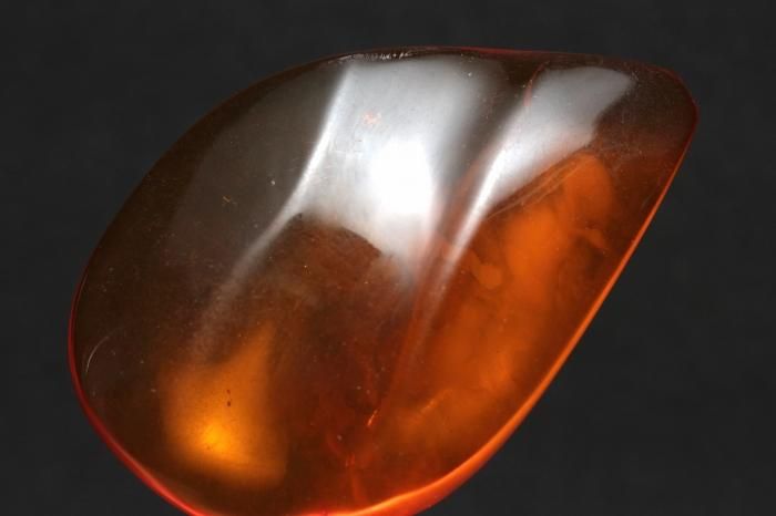 琥珀 ドミニカ産アンバー(琥珀)ルース UMBRU-008｜太古の温もりを感じ