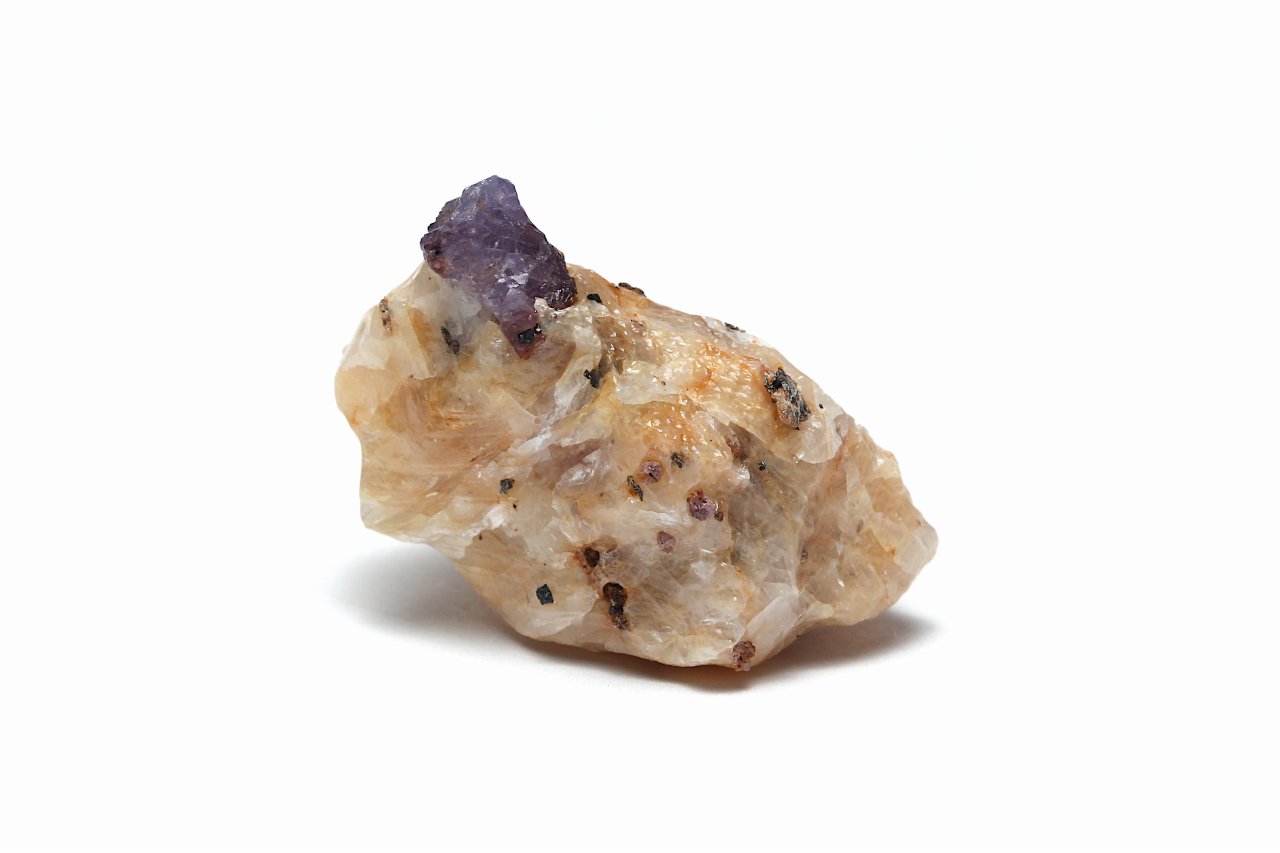 パキスタン産ルビー原石[母岩付き] RUBOR-004｜情熱を高める勝利の石｜AMERI Stone