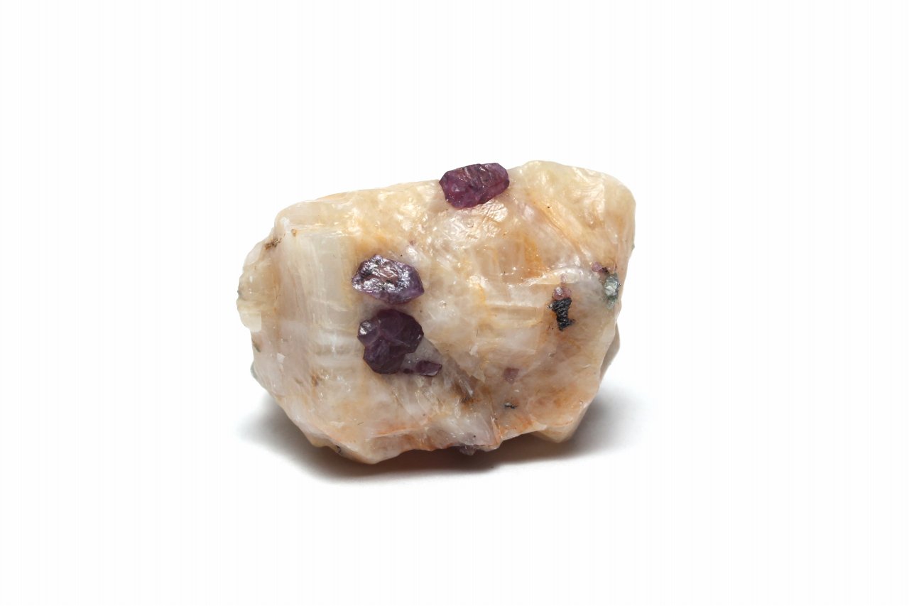 パキスタン産ルビー原石[母岩付き] RUBOR-005｜情熱を高める勝利の石｜AMERI Stone