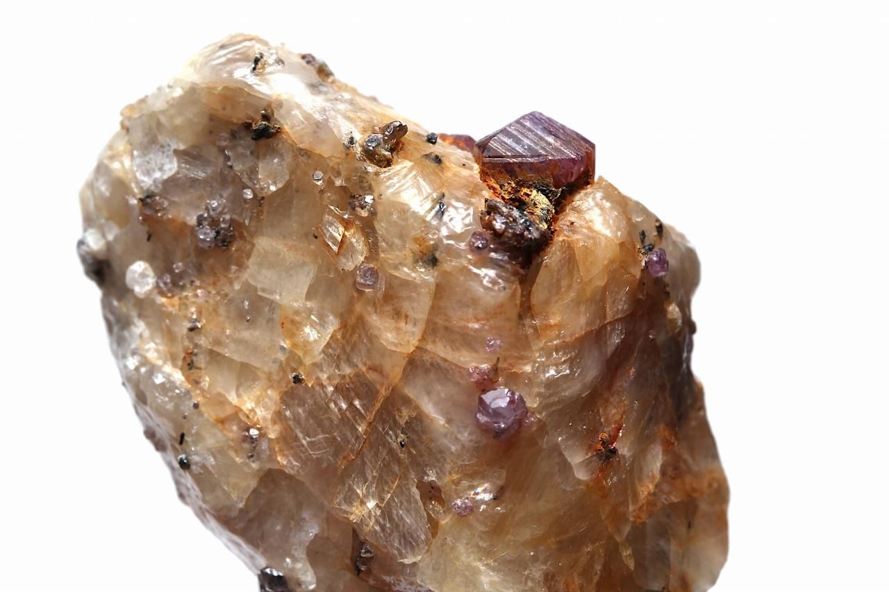 【パキスタン産】ルビー原石 ルビー原石 パキスタン産 母岩付き 蛍光 73.2g (ID:59402