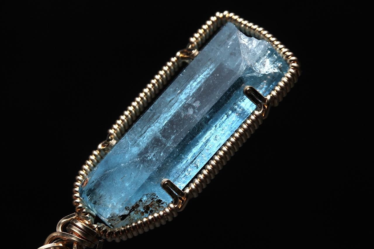 ベトナム産アクアマリンペンダントトップ WABTH-003｜エネルギーの滞り