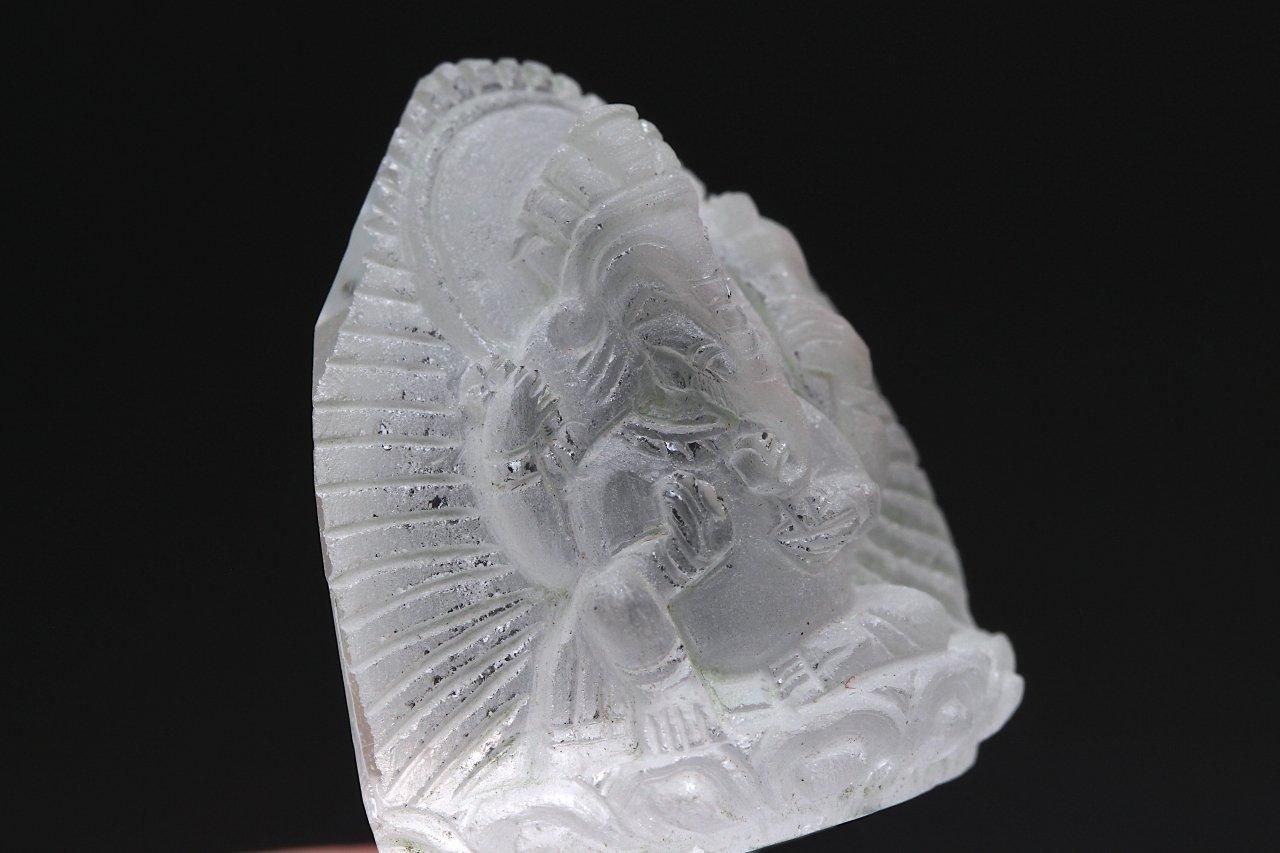 【高品質】　ヒマラヤ水晶　ガネーシャ Amazon.co.jp: ヒマラヤ水晶 ガネーシャ 彫り物 置物 : ホーム