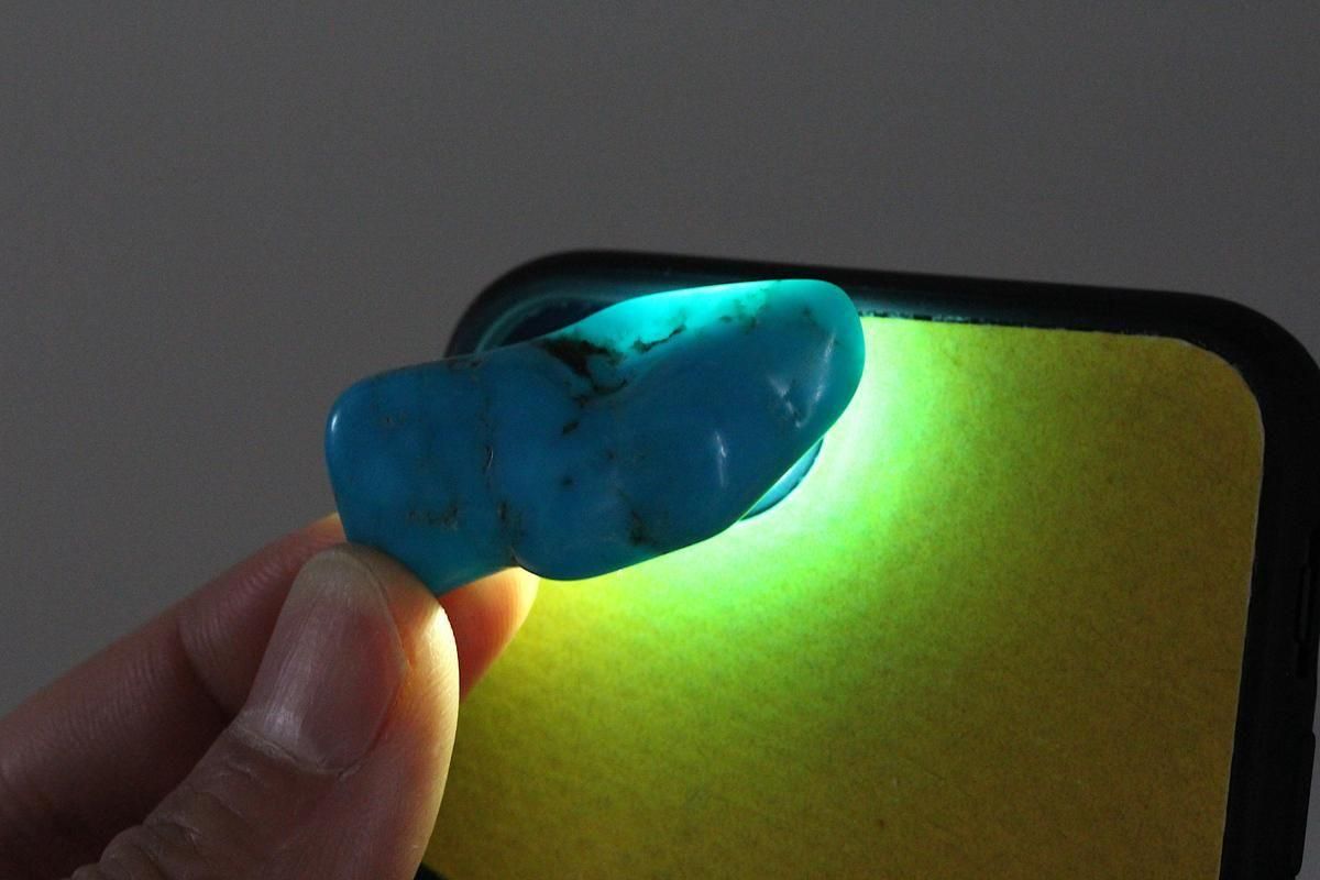 アリゾナ・スリーピングビューティー鉱山産ターコイズ原石 [ポリッシュ