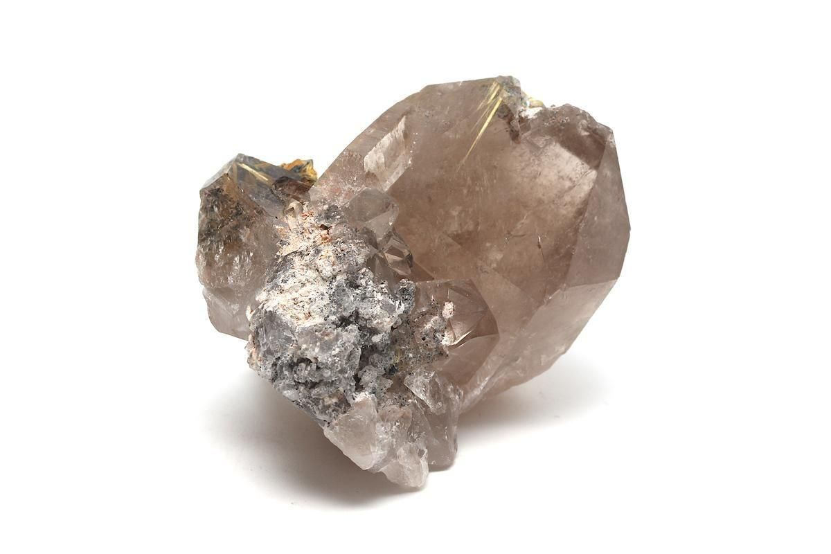 ブラジル・ミナスジェライス州産ルチルインクォーツクラスター