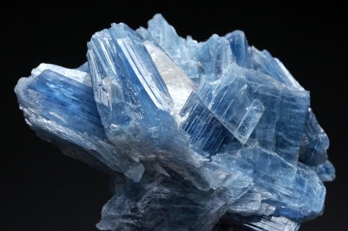 カイヤナイトクラスター KYNOR-017｜悪習慣から脱却させる石