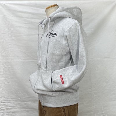 <img class='new_mark_img1' src='https://img.shop-pro.jp/img/new/icons15.gif' style='border:none;display:inline;margin:0px;padding:0px;width:auto;' />70’s LOGO ZIP HOOD SW　カラー：ASH GRY