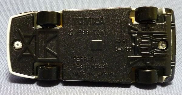 トミカ 91-2-8 フェラーリ テスタロッサ 白／黒 警視庁 日本製 - 絶版 