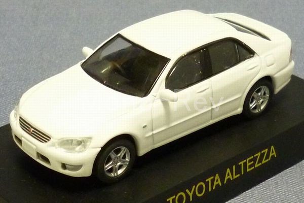 京商 1/64 トヨタ アルテッツァ (SXE10) ホワイト - 絶版ミニカー 