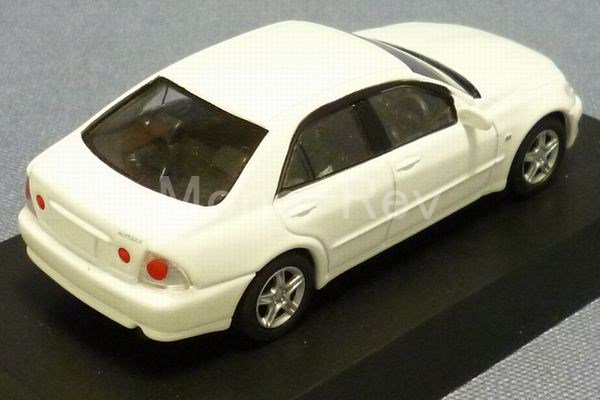 京商 1/64 トヨタ アルテッツァ (SXE10) ホワイト - 絶版ミニカー