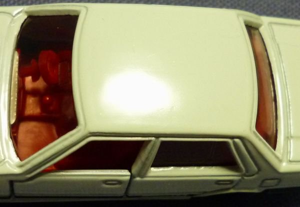 トミカ 32-4-1 トヨタ カローラ 4ドアセダン (E80系) 白 - 絶版ミニカーショップ Mono-Rev(モノレブ)2011サイト