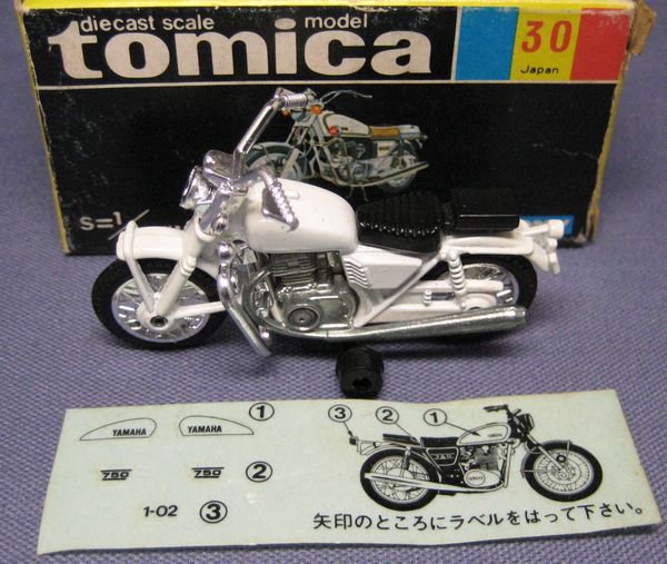 トミカ 30-2-4 ヤマハ TX750 白バイ - 絶版ミニカーショップ Mono-Rev(モノレブ)2011サイト
