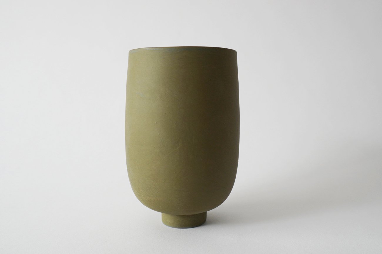 ǥ쥯륽 tall bowl grey clay with olive engobe2
