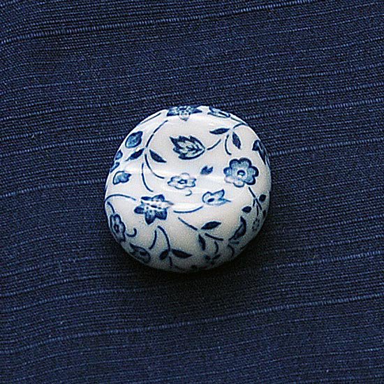 小豆　呉須柄　藍色花の箸置き - 箸置き専門オンラインショップ　「箸まくら」