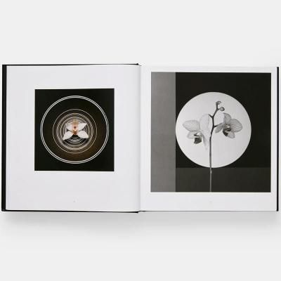 ロバート・メイプルソープ【The Complete Flowers】 - 京都にある