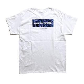 <img class='new_mark_img1' src='https://img.shop-pro.jp/img/new/icons12.gif' style='border:none;display:inline;margin:0px;padding:0px;width:auto;' />COTTON  T-SHIRT QUEST FOR FREEDOM white