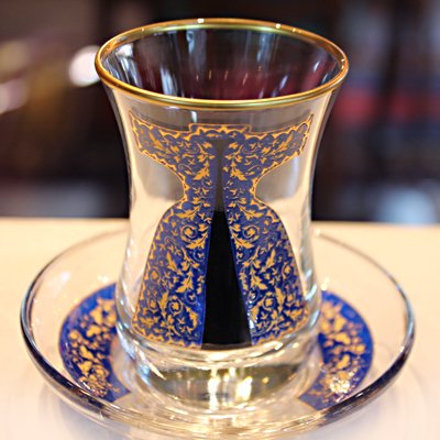 トルコのチャイグラス＆ソーサー　カフタン　ネイビーブルー＆ゴールドリーフ