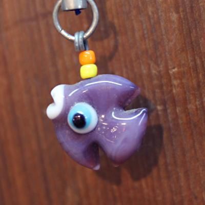 トルコのお守り ナザールボンジュウのストラップ 熱帯魚 パープル トルコ雑貨通販 倉敷ぎゃるぎゃる トルコのお守り ナザールボンジュウのストラップ 熱帯魚 パープル トルコ雑貨通販 倉敷ぎゃるぎゃる