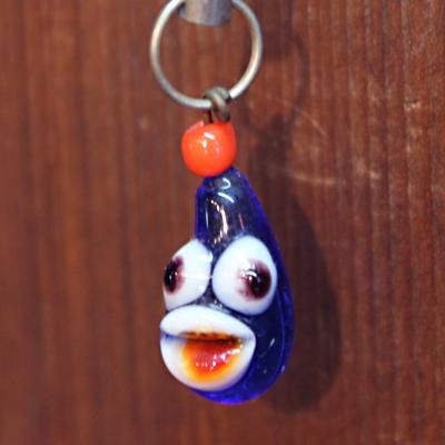 トルコのお守り ナザールボンジュウのストラップ ネイビー 変顔シリーズ しずく トルコ雑貨通販 倉敷ぎゃるぎゃる トルコのお守り ナザールボンジュウのストラップ ネイビー 変顔シリーズ しずく トルコ雑貨通販 倉敷ぎゃるぎゃる