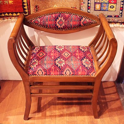 トルコの椅子 オールドキリムスツール レッド・ネイビー - トルコ雑貨