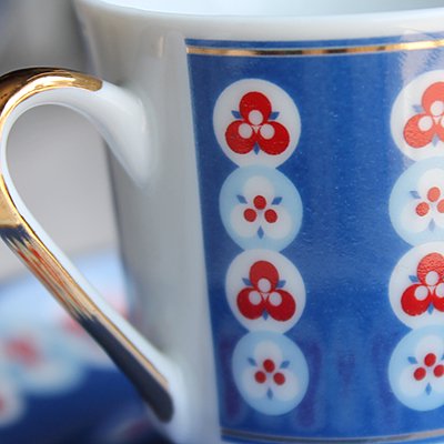 トルコ☆キュタフヤ陶器のコーヒーカップ＆ソーサー ネイビーブルー
