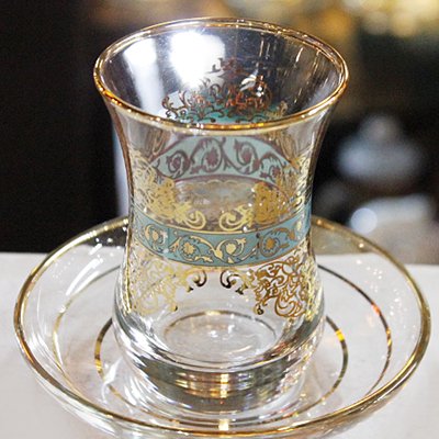 トルコのチャイグラス＆ソーサーセット　ゴールドフラワー・ターコイズライン
