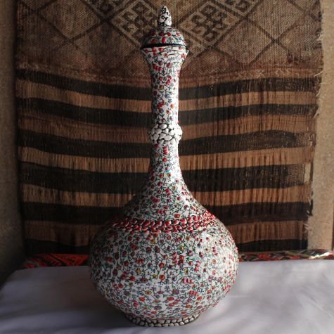 キュタフヤ陶器の飾り壺　蓋付き　丸型小花柄 - トルコ雑貨ぎゃるぎゃる倉敷